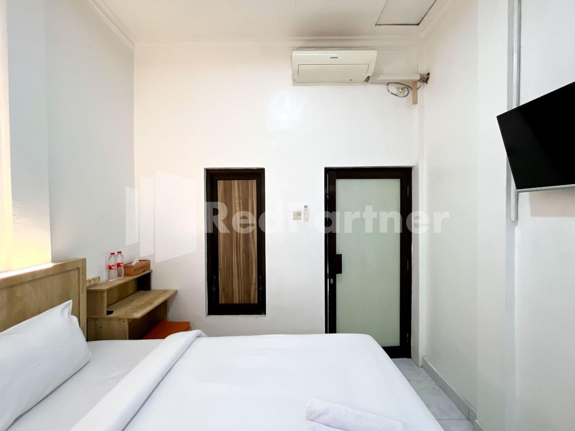 D Palma Near Lokananta Manahan Mitra Reddoorz Surakarta  Bagian luar foto
